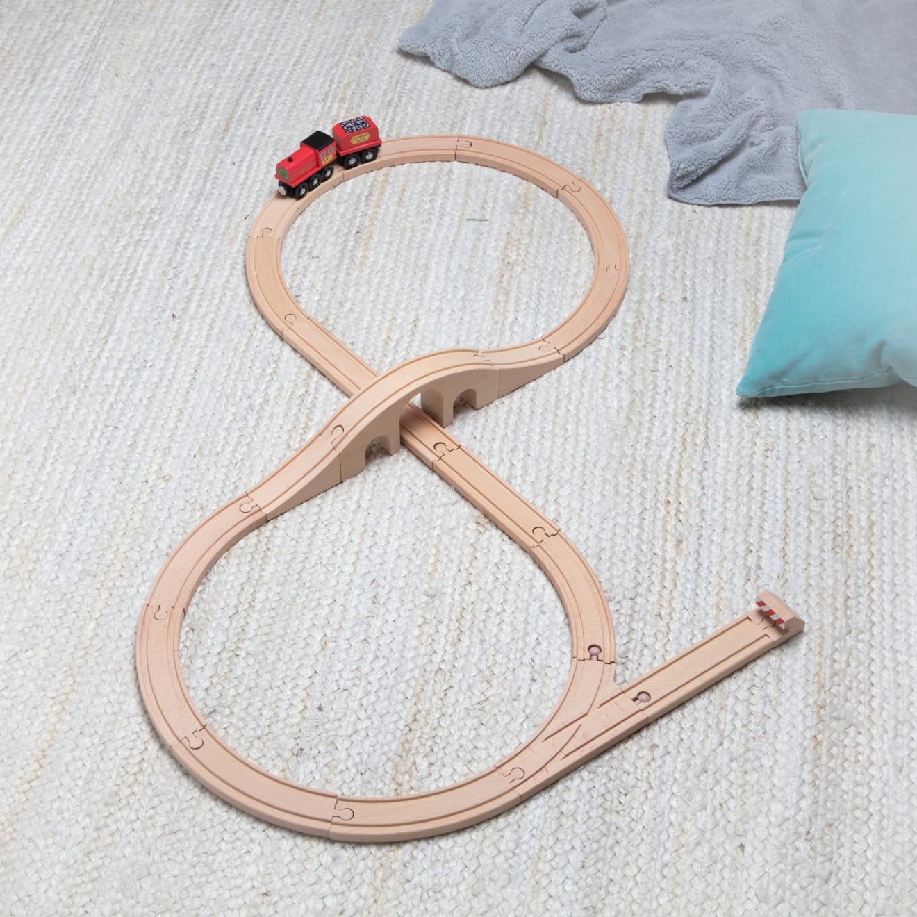Melissa & Doug Figure 8 Train Set