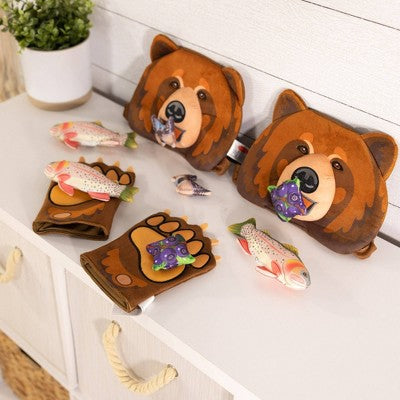 Melissa & Doug Yellowstone National Park Grizzly Bear Games And Pretend Play Set With Plush Bear Heads And Bear Paw Gloves