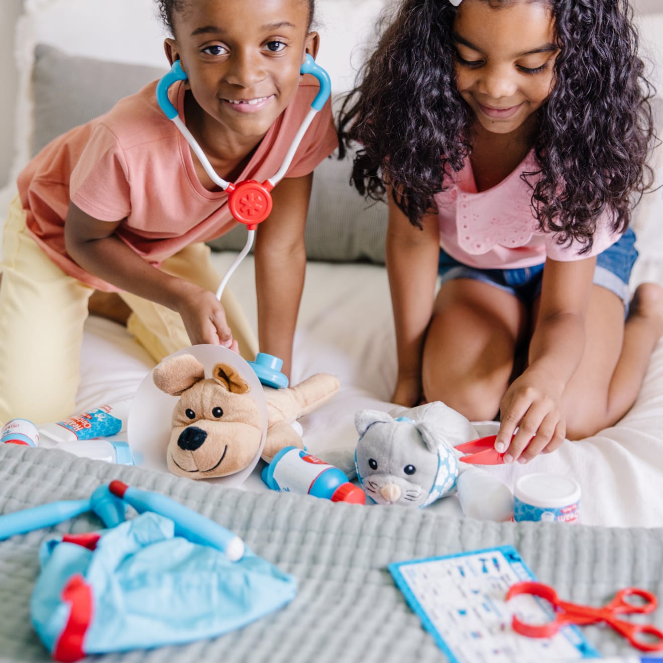 Melissa & Doug Examine & Treat Pet Vet Play Set