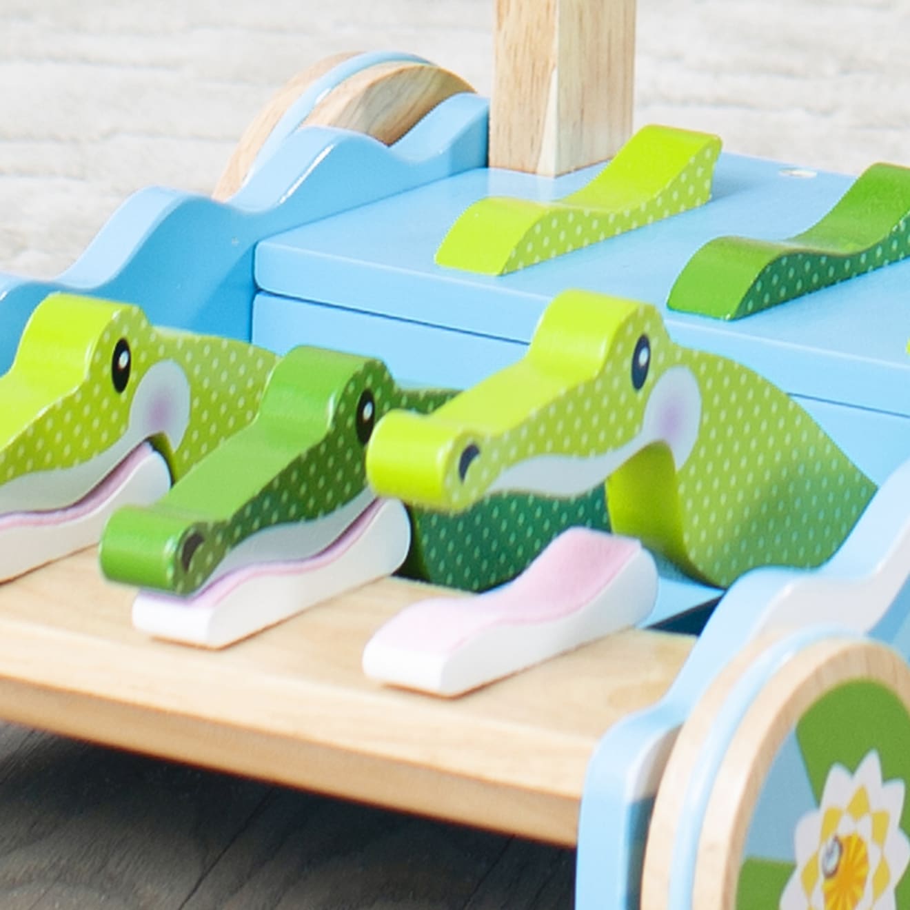 Melissa & Doug First Play Chomp & Clack Alligator Push Toy