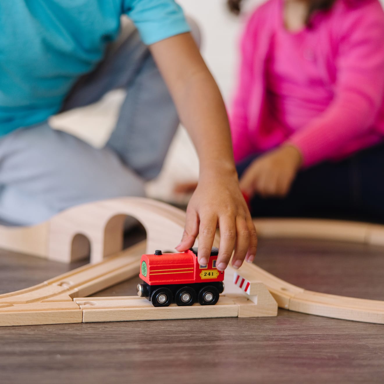 Melissa & Doug Figure 8 Train Set