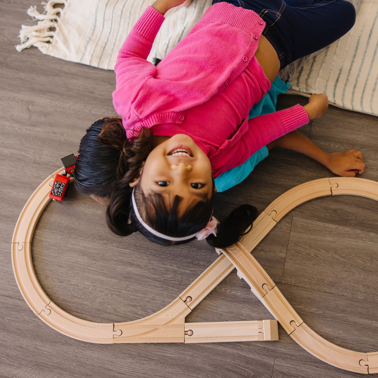 Melissa & Doug Figure 8 Train Set