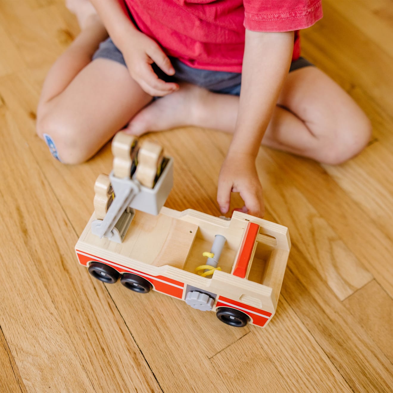 Melissa & Doug Classic Wooden Fire Truck Play Set