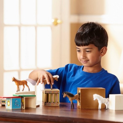  Melissa & Doug Horse Carrier Wooden Vehicle Play Set With 2 Flocked Horses And Pull-Down Ramp