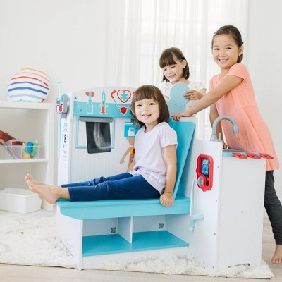  Melissa & Doug Doctor Activity Center