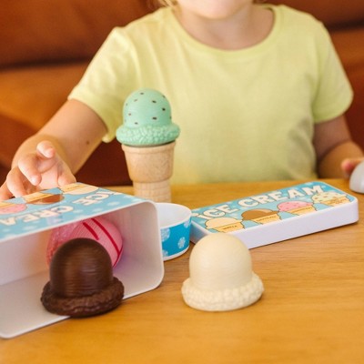  Melissa & Doug Scoop & Serve Ice Cream Set