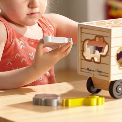  Melissa & Doug Animal Rescue Shape-Sorting Truck - Wooden Toy With 7 Animals And 2 Play Figures