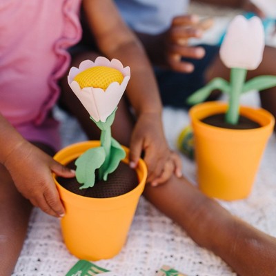  Melissa & Doug Let's Explore Flower Gardening Play Set