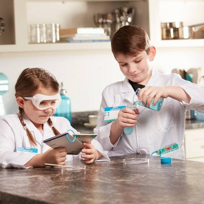  Melissa & Doug Scientist Role Play