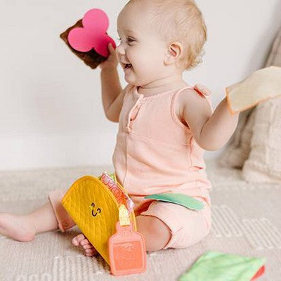  Melissa & Doug Multi-Sensory Soft Taco Fill & Spill Infant Toy