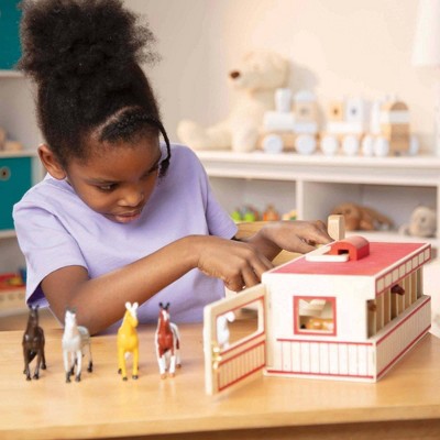  Melissa & Doug Take-Along Show-Horse Stable Play Set With Wooden Stable Box And 8 Toy Horses