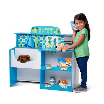  Melissa & Doug Animal Care Veterinarian And Groomer Wooden Activity Center