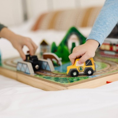  Melissa & Doug Take-Along Railroad 17pc