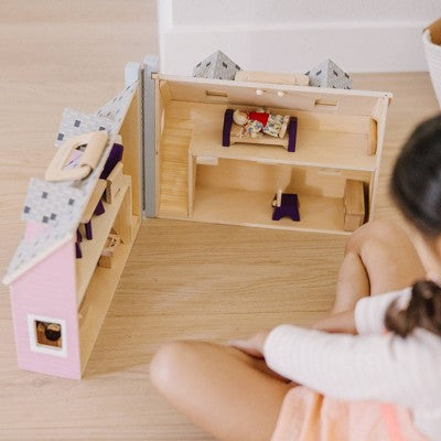  Melissa & Doug Fold And Go Wooden Dollhouse With 2 Dolls And Wooden Furniture