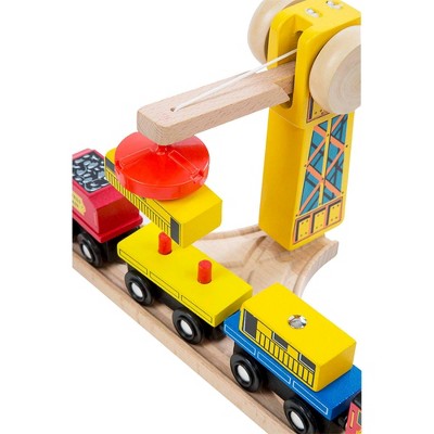  Melissa & Doug Deluxe Wooden Railway Train Set (130+pc)