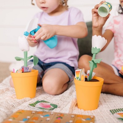  Melissa & Doug Let's Explore Flower Gardening Play Set
