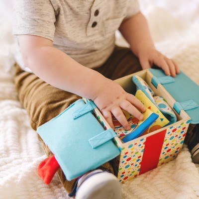  Melissa & Doug Wooden Surprise Gift Box Infant Toy (5pc)