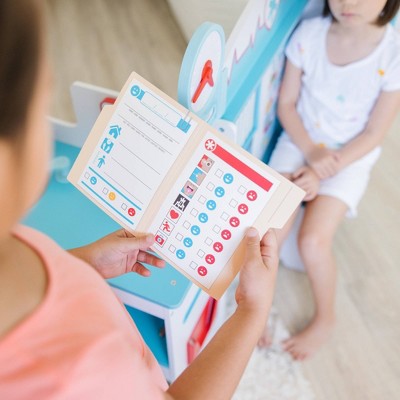  Melissa & Doug Doctor Activity Center