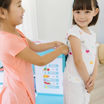  Melissa & Doug Doctor Activity Center