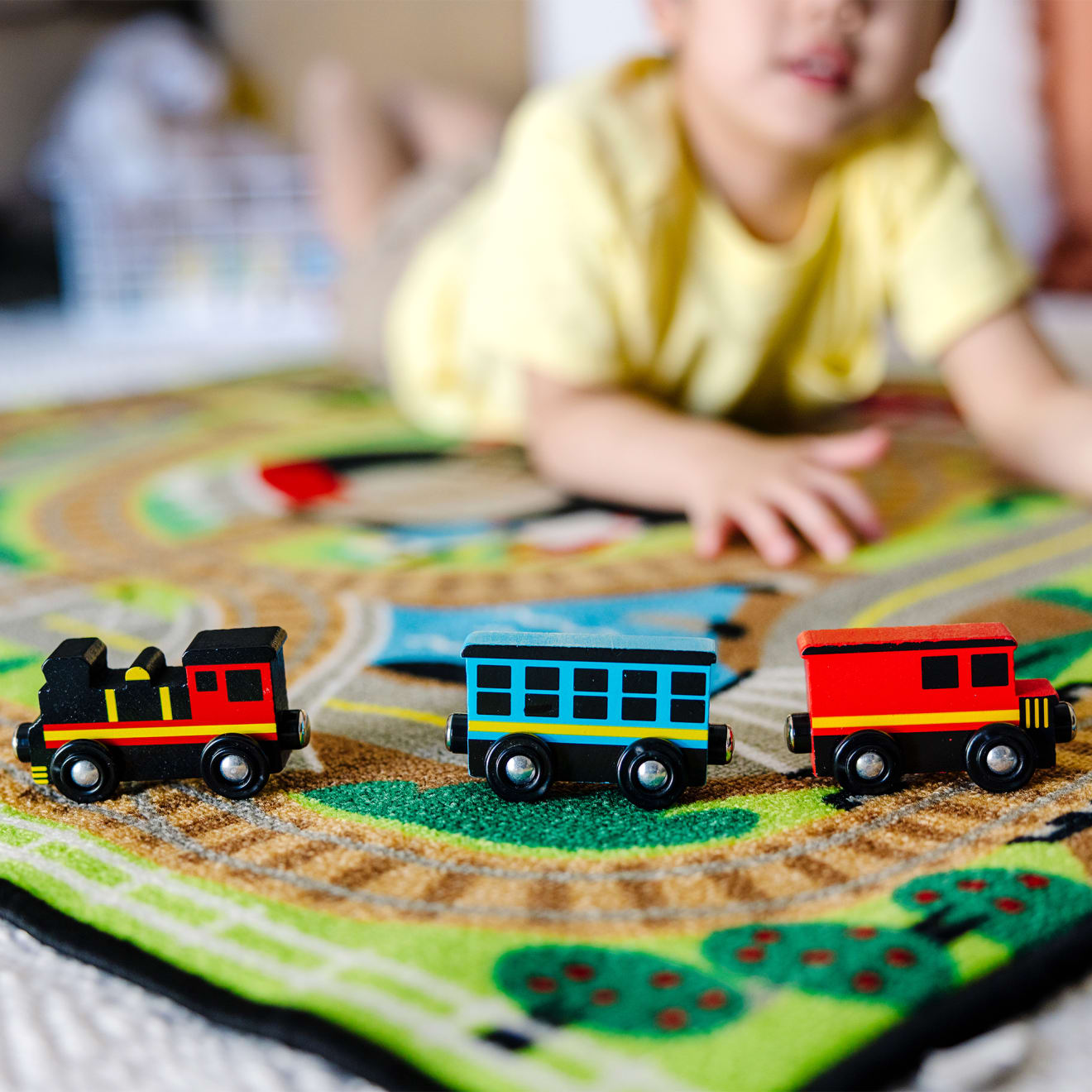 Melissa & Doug Round The Rails Train Rug