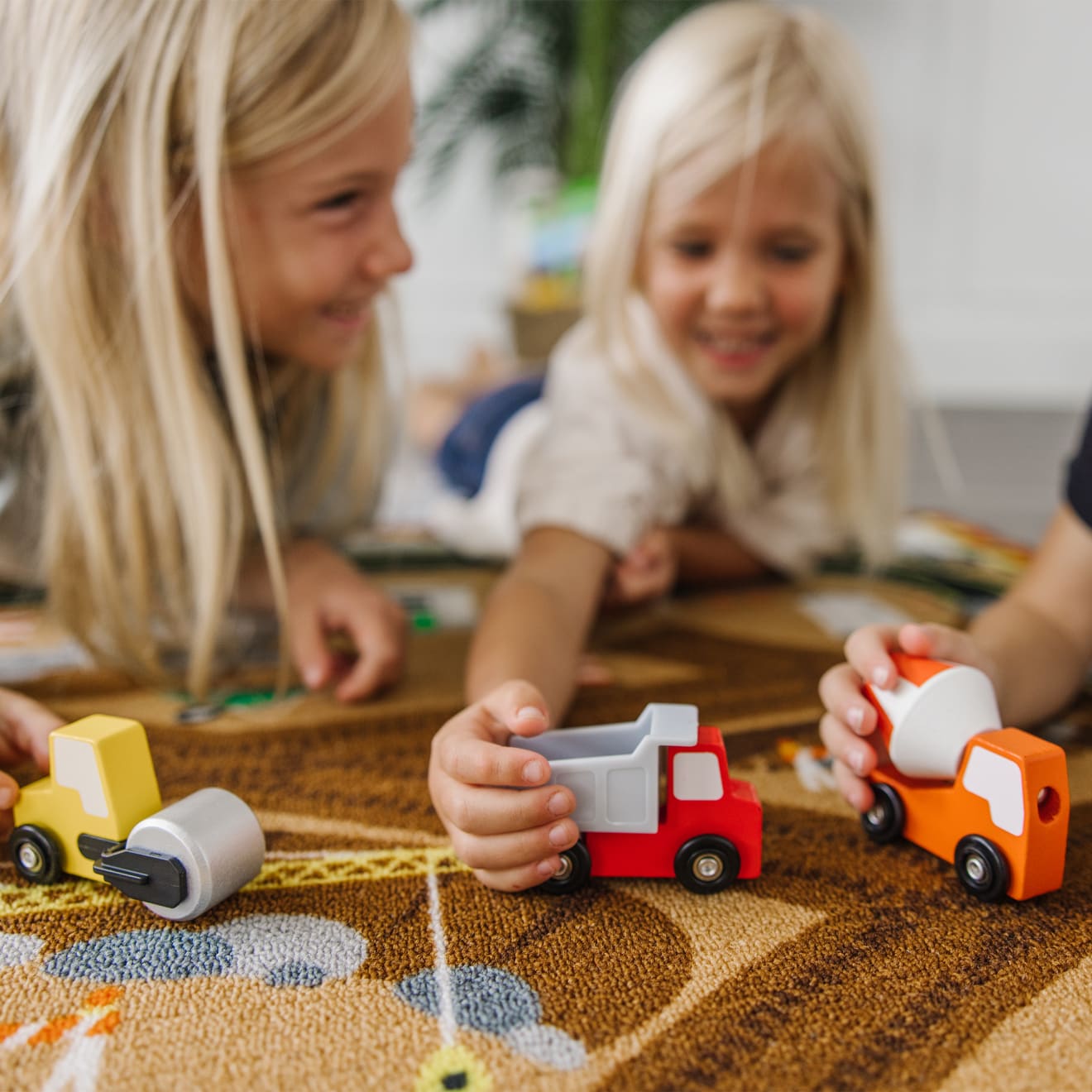 Melissa & Doug Round The Construction Zone Work Site Rug & Vehicle Set