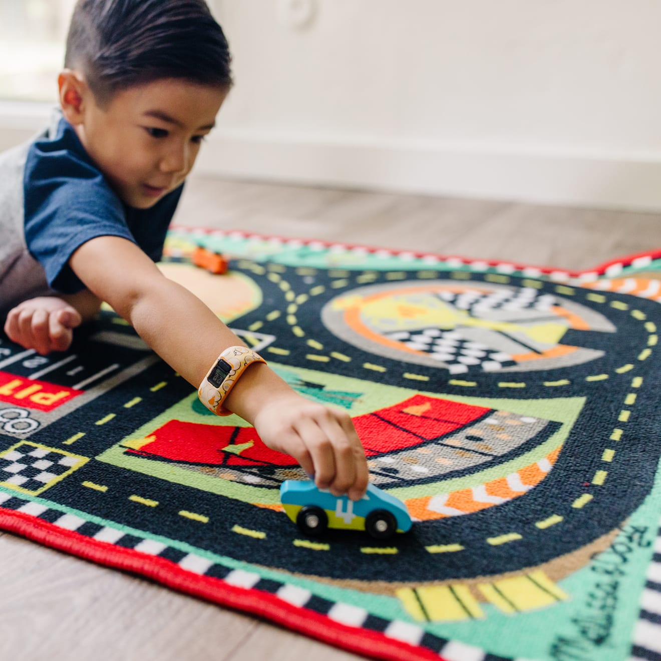 Melissa & Doug Round The Speedway Race Track Rug & Car Set