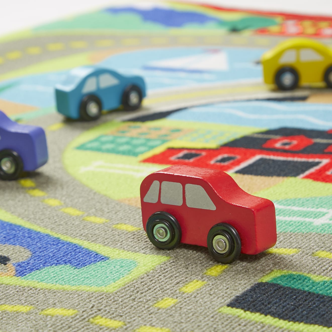 Melissa & Doug Round The Town Road Rug & Car Set