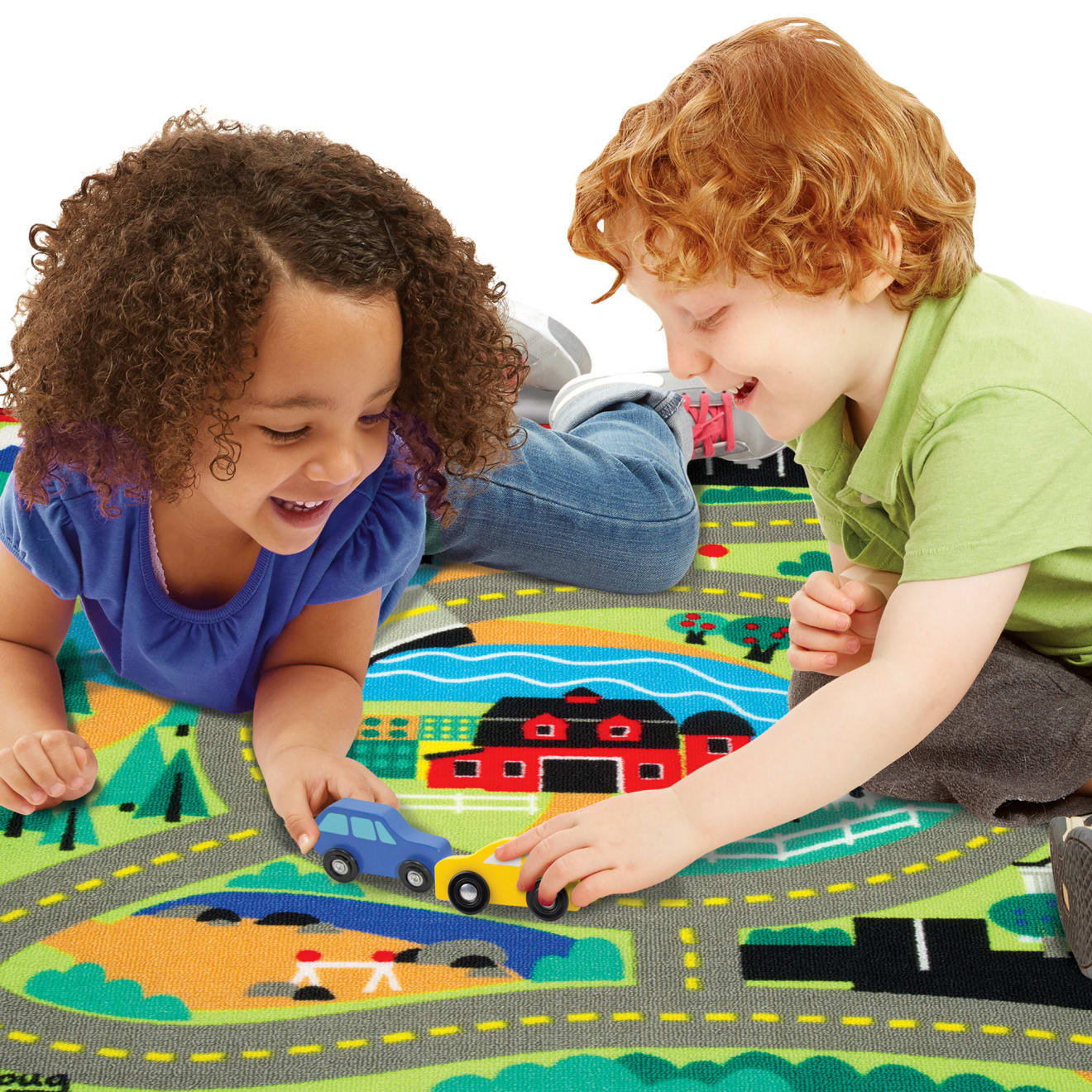 Melissa & Doug Round The Town Road Rug & Car Set