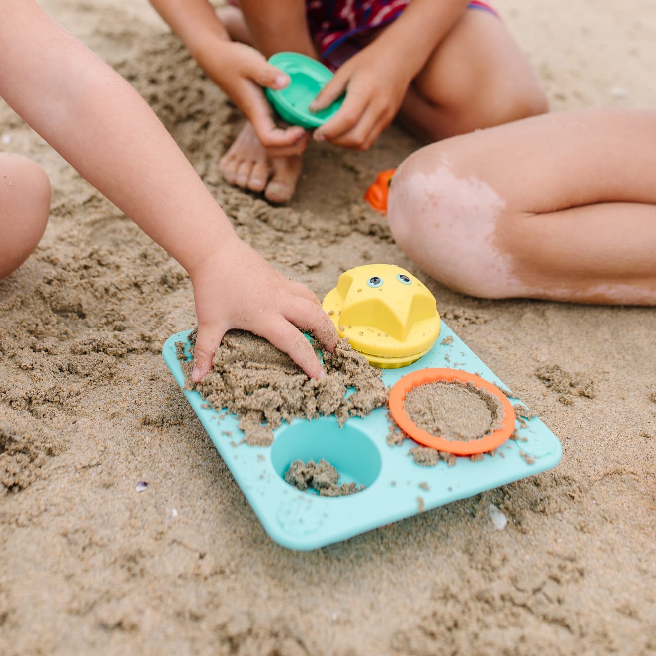 Melissa & Doug Seaside Sidekicks Sand Cupcake Set
