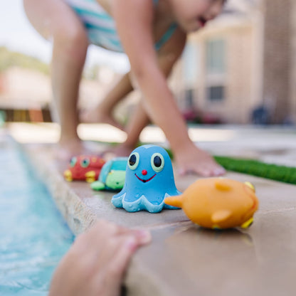 Melissa & Doug Seaside Sidekicks Squirters Water Toys