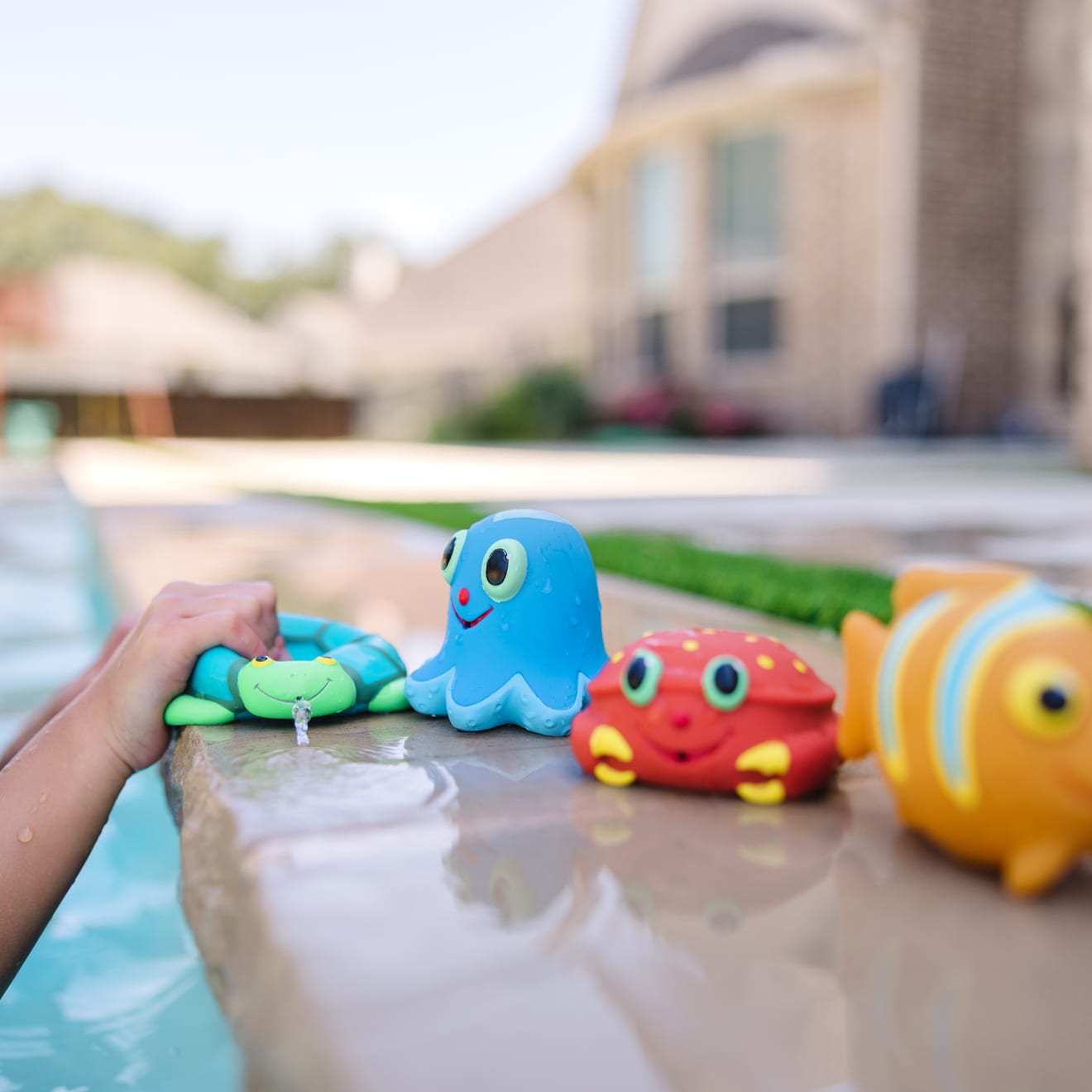 Melissa & Doug Seaside Sidekicks Squirters Water Toys