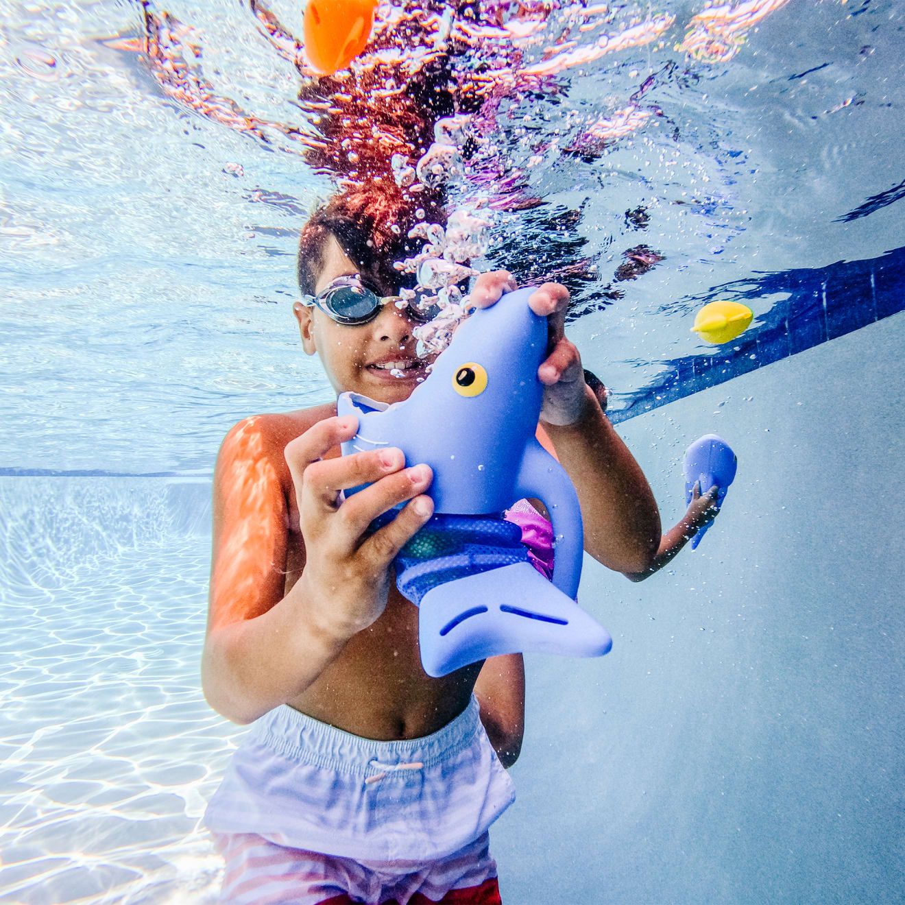 Melissa & Doug Spark Shark Fish Hunt Pool Toy