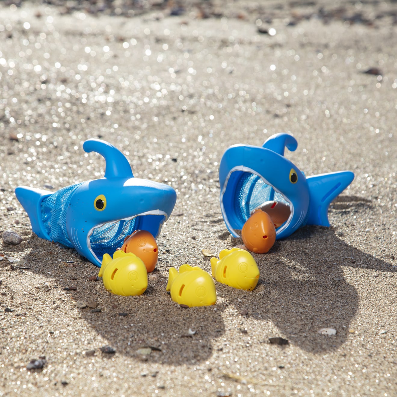 Melissa & Doug Spark Shark Fish Hunt Pool Toy