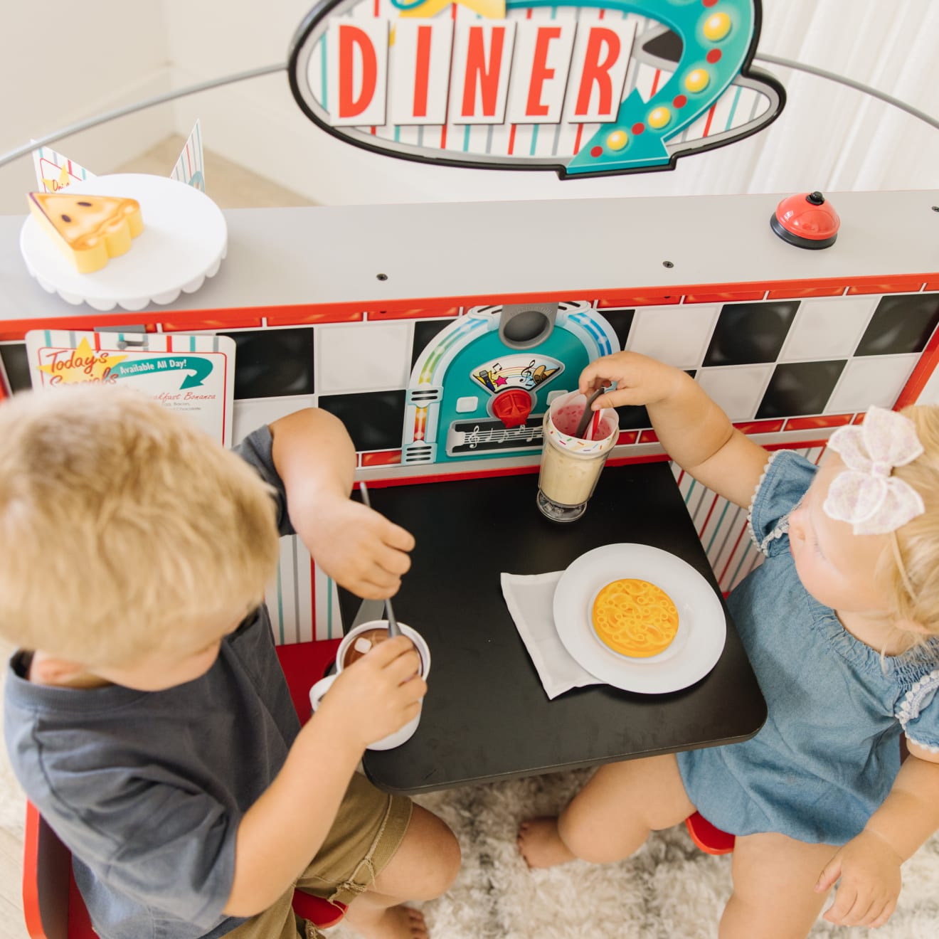 Melissa & Doug Star Diner Restaurant Play Set