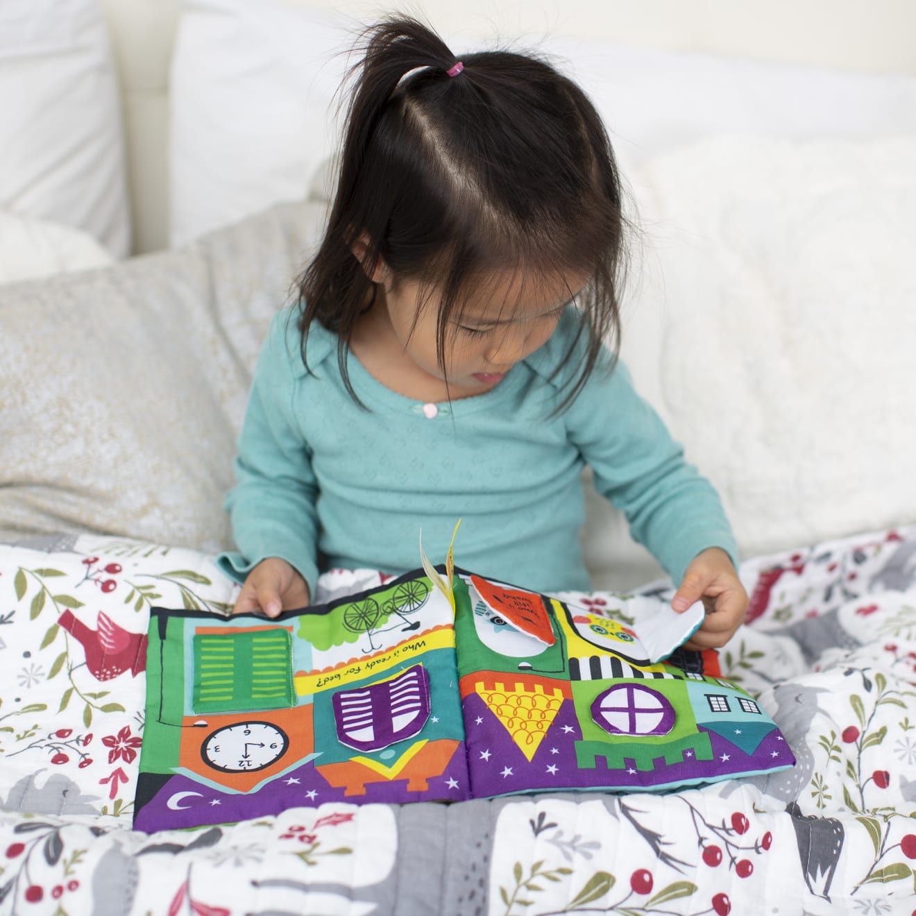 Melissa & Doug Soft Activity Book - The Wonderful World Of Peekaboo!