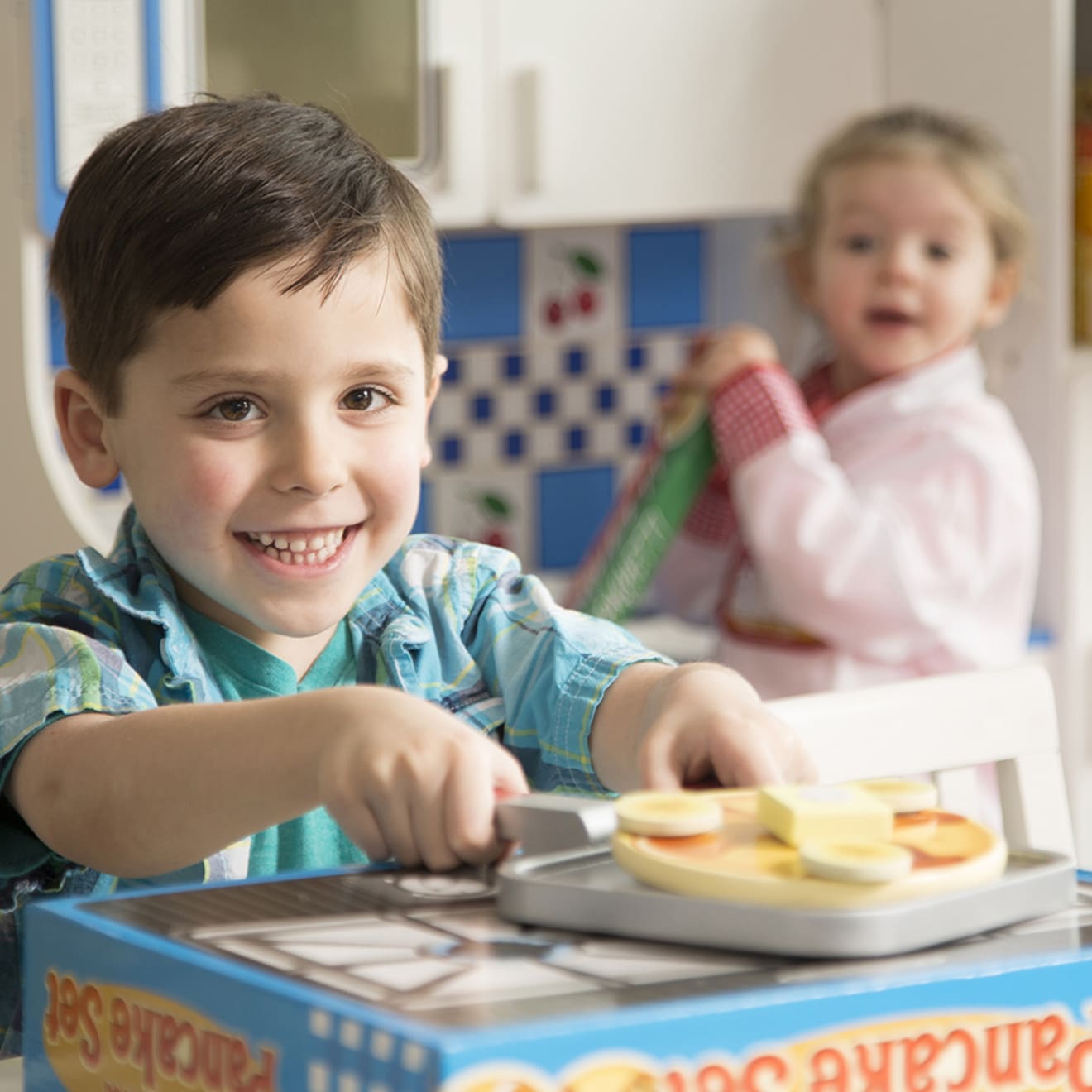 Melissa & Doug Flip & Serve Pancake Set - Wooden Play Food