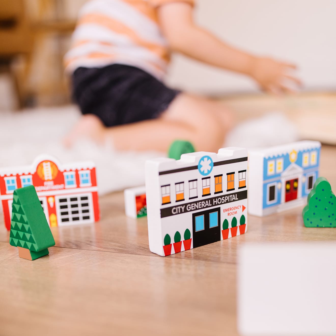 Melissa & Doug Wooden Town Play Set