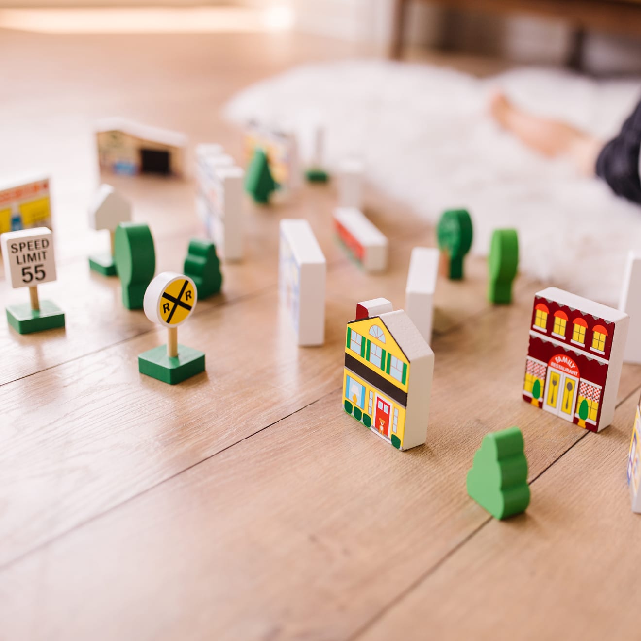 Melissa & Doug Wooden Town Play Set